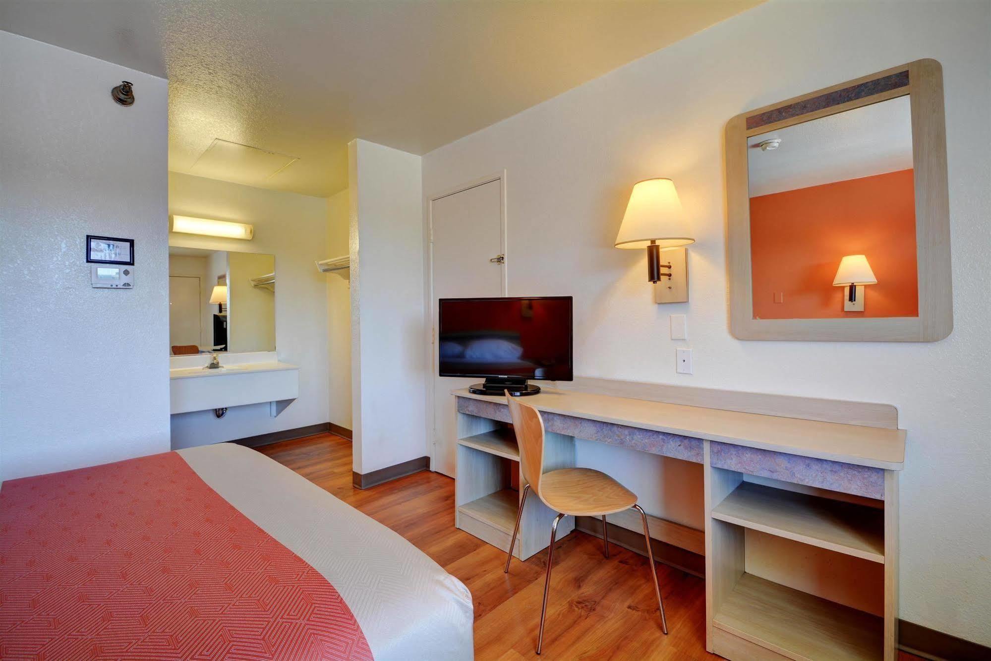 Motel 6-Windsor Locks, Ct - Hartford Exteriér fotografie
